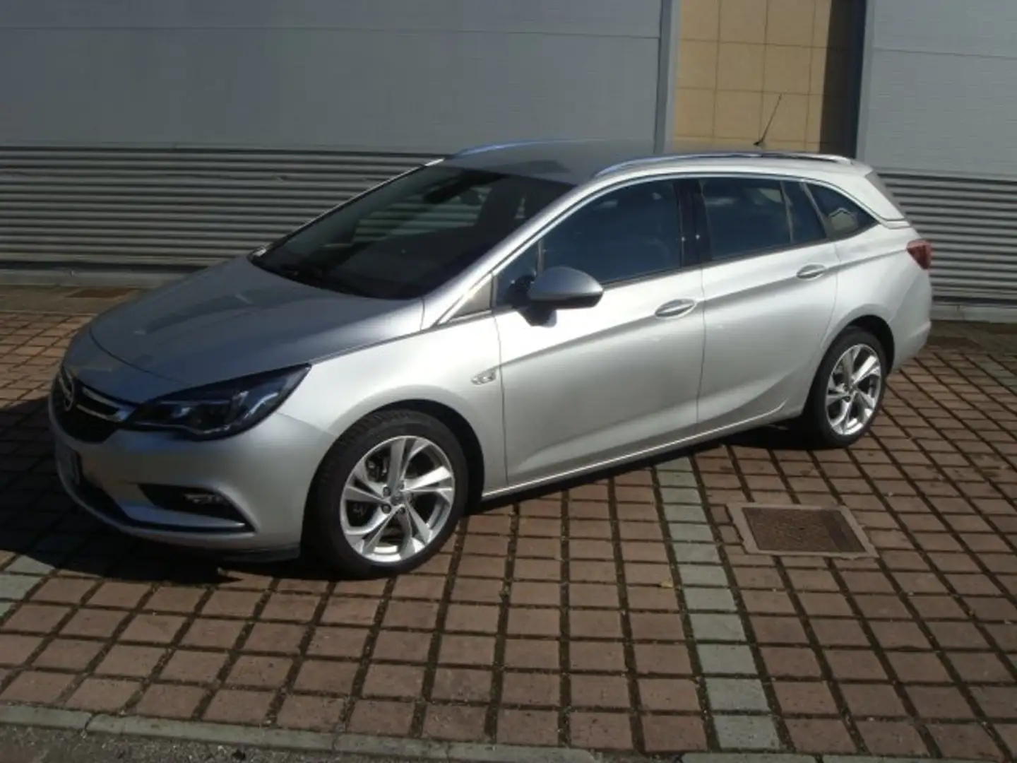 Opel Astra SPORTS TOURER 1.6 cdti DYNAMIC !! OTTIMO STATO !! Zilver - 1
