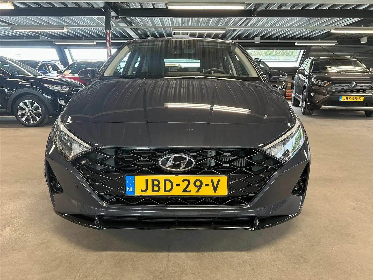 Hyundai i20 1.0 T-GDI 100PK Aut. Carplay, Winterpakket, Camera Gris - 2