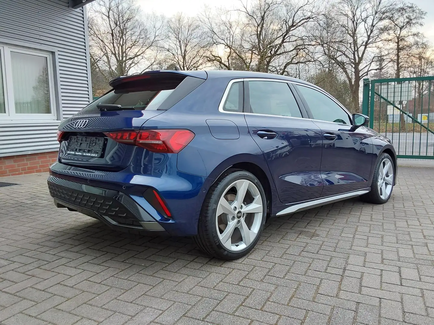 Audi A3 35 TDI S-tronic S-Line ACC/LED/PDC/SHZ/PANO 110... Blau - 2