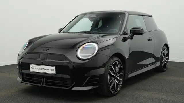 MINI Cooper SE John Cooper Works Trim