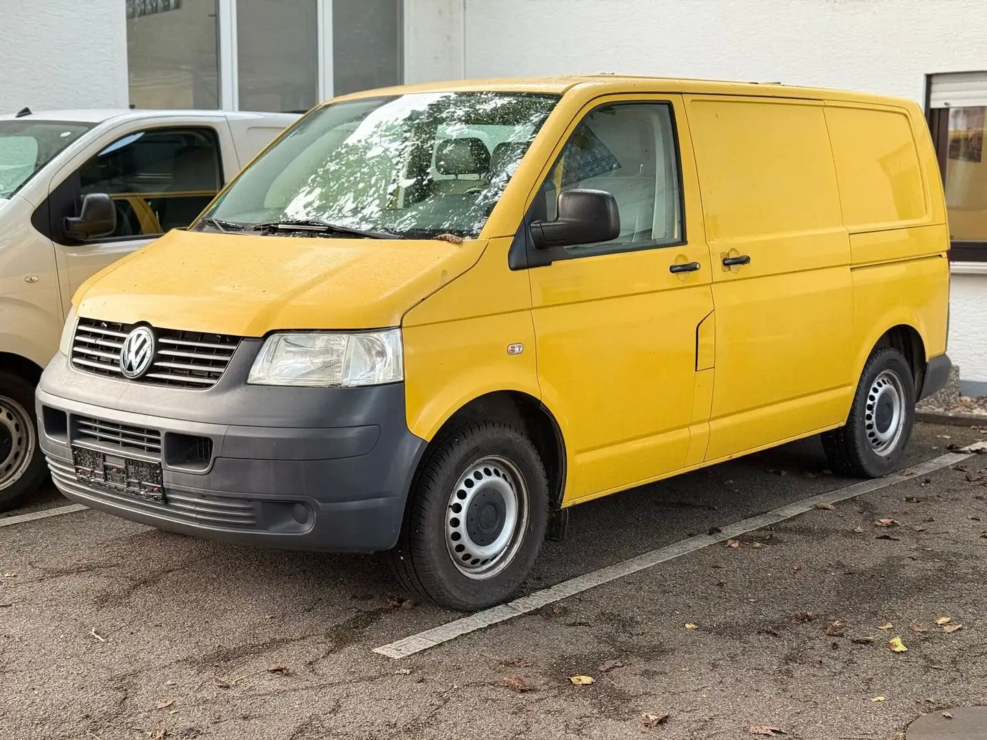 Volkswagen T5 3 SITZER*2.HAND*AHK*PDC*2xSCHIEBETÜRE Gelb - 1