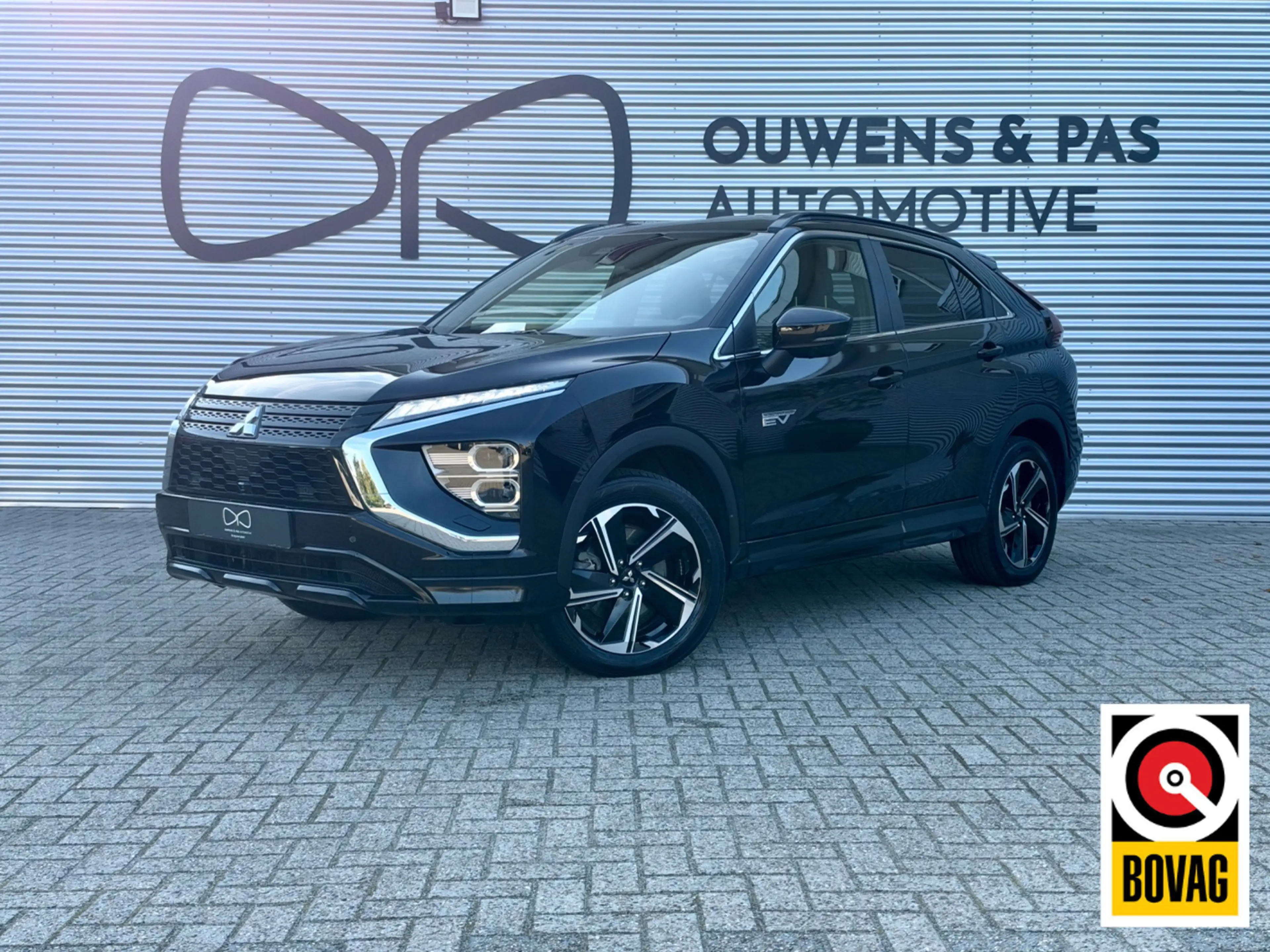 Mitsubishi Eclipse Cross 2.4 PHEV Intense+ | 1E EIGENAAR | CAMERA | NAVIGAT