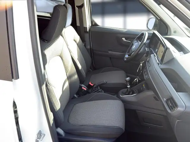 Ford Tourneo Courier view 14