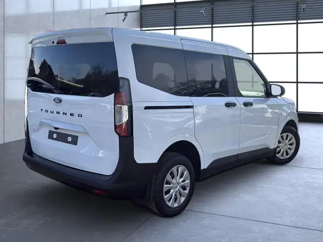 Ford Tourneo Courier view 5