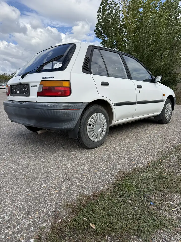 Toyota Starlet 1,3 XLi, foto 4