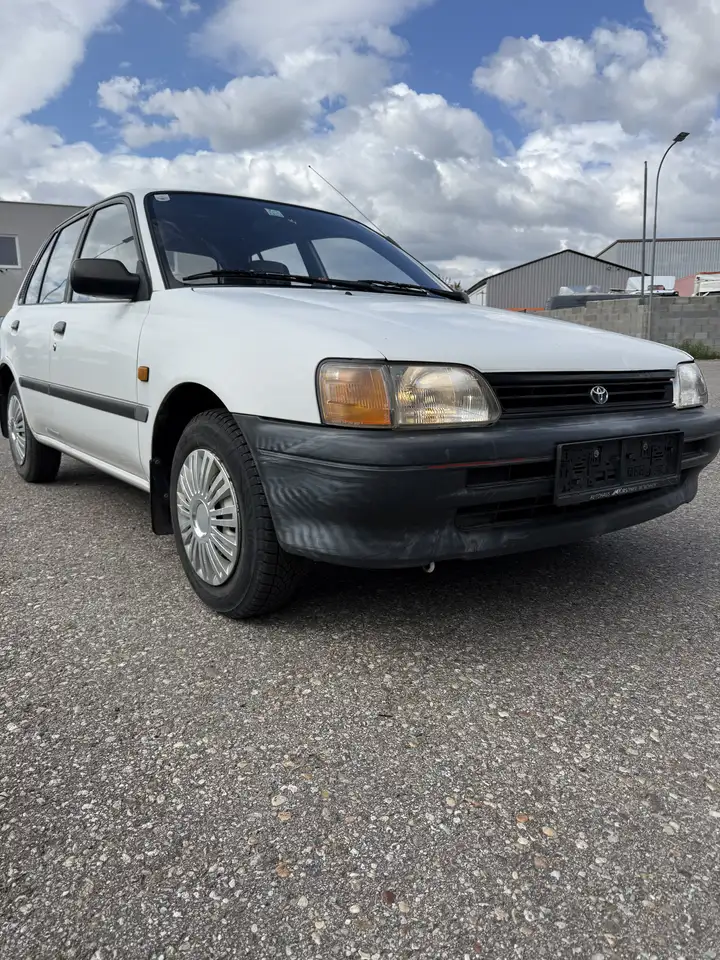 Toyota Starlet 1,3 XLi, foto 3