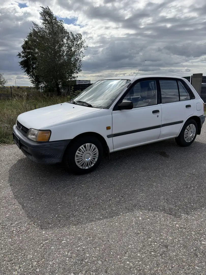 Toyota Starlet 1,3 XLi - 1