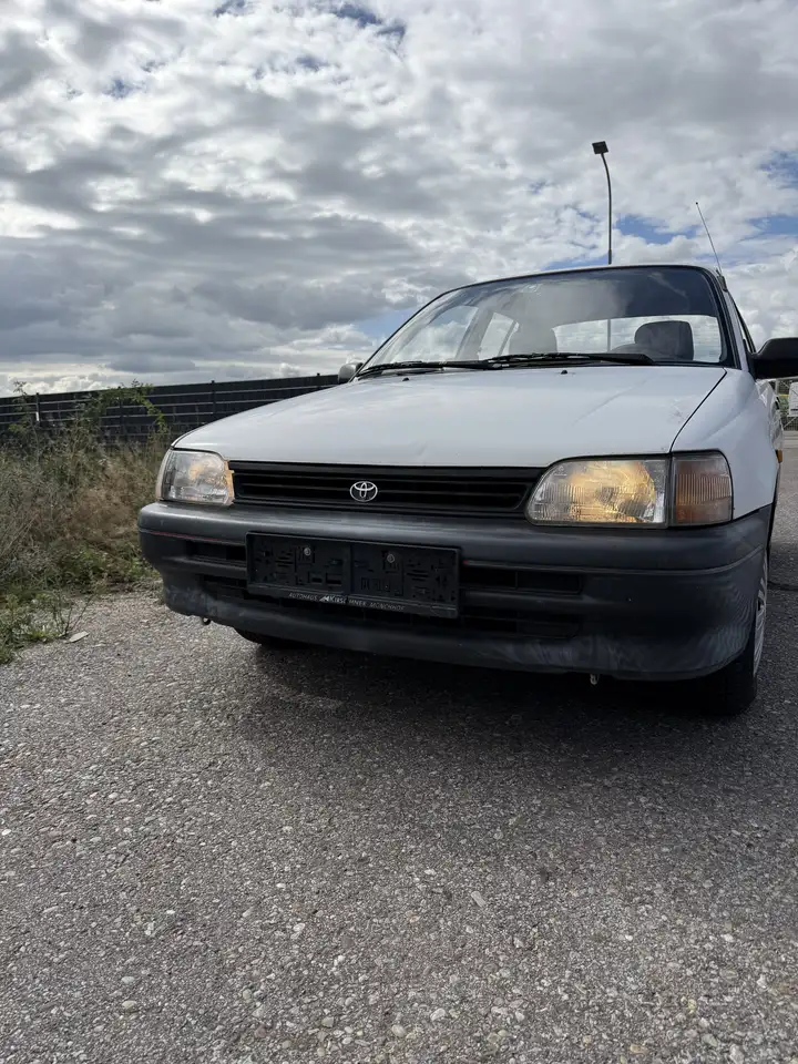 Toyota Starlet 1,3 XLi, foto 2