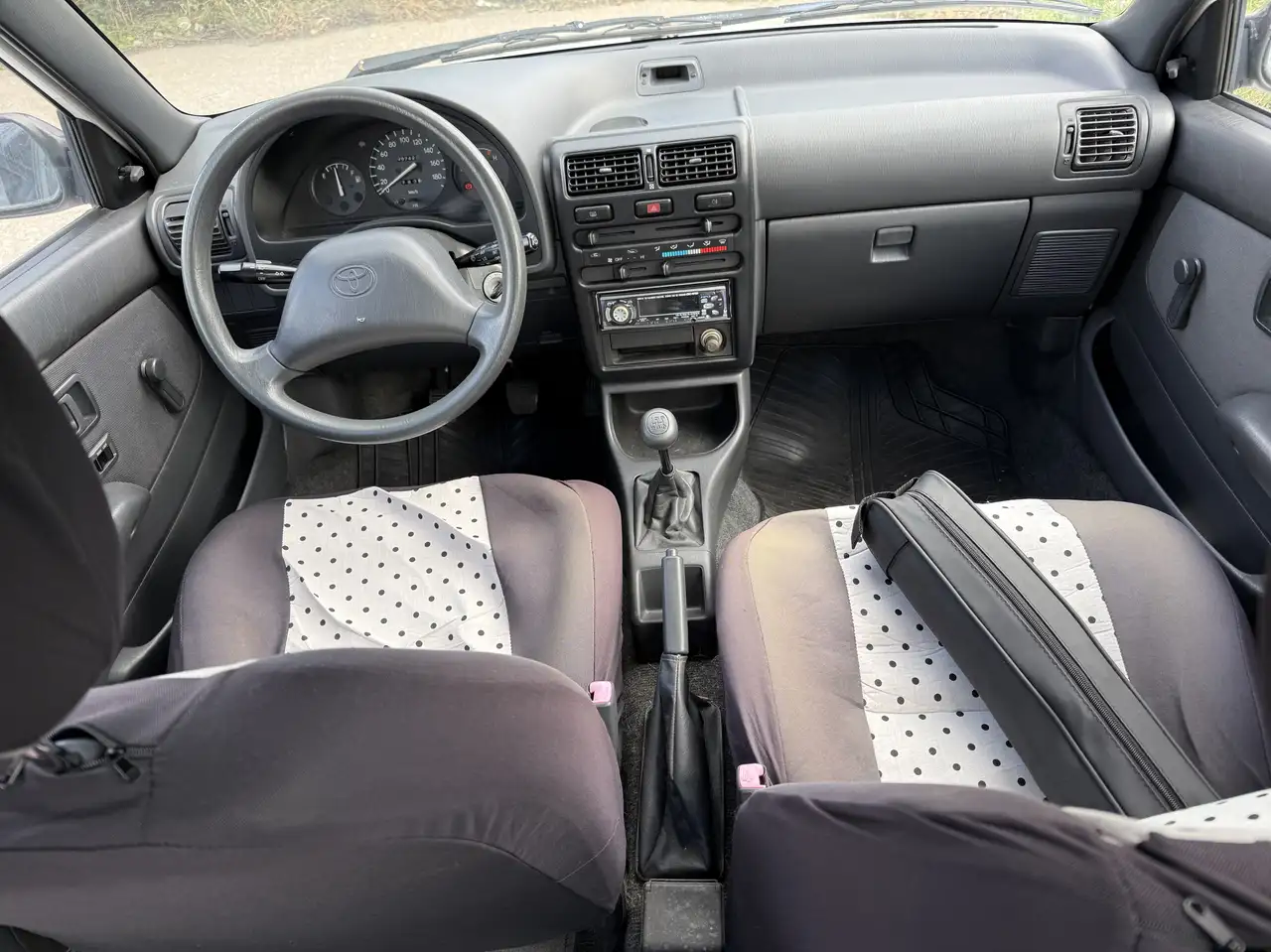 Toyota Starlet 1,3 XLi, foto 7