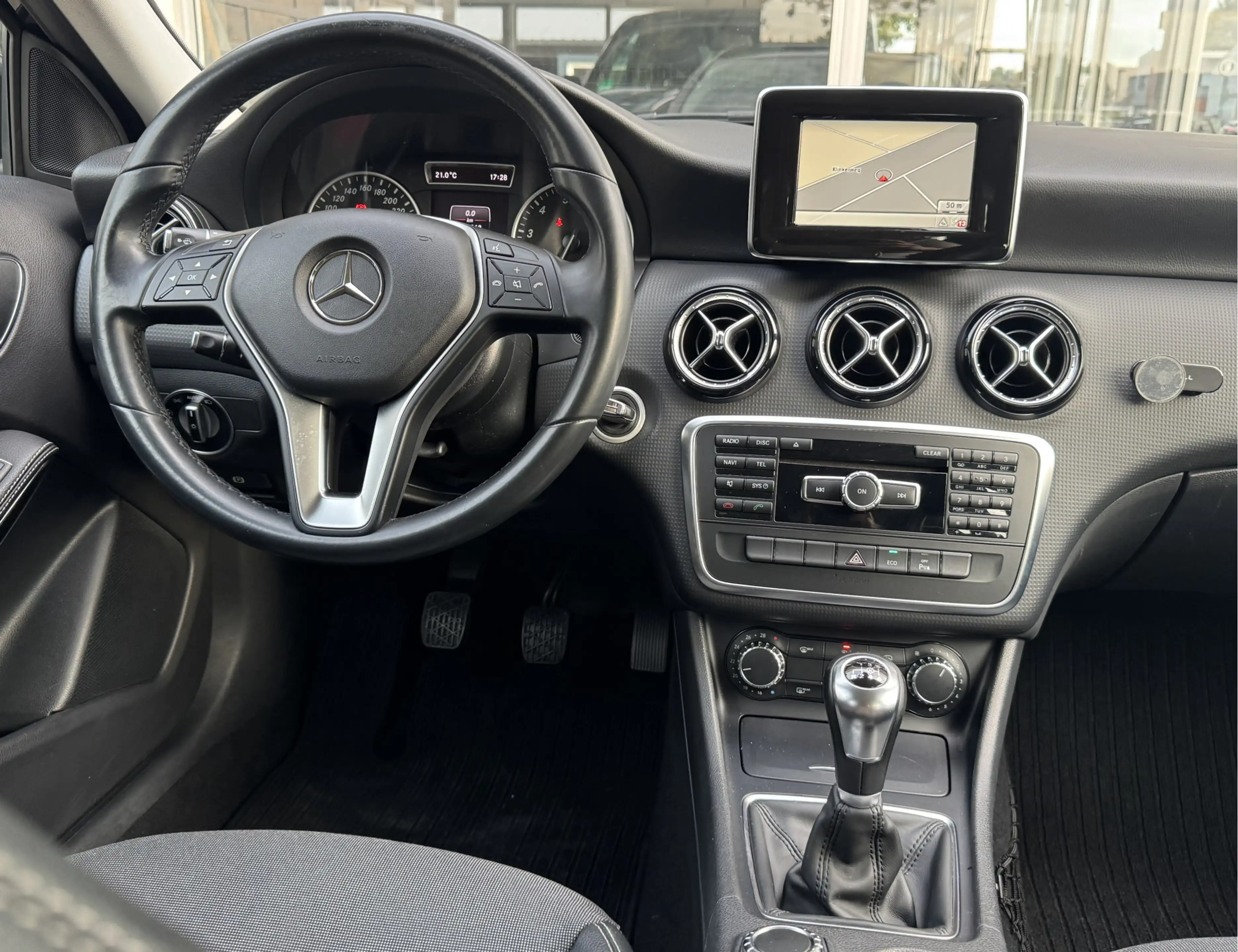 Mercedes-Benz A 180 | NL-AUTO! | NAVI | SPORTSTOELEN! — photo 12