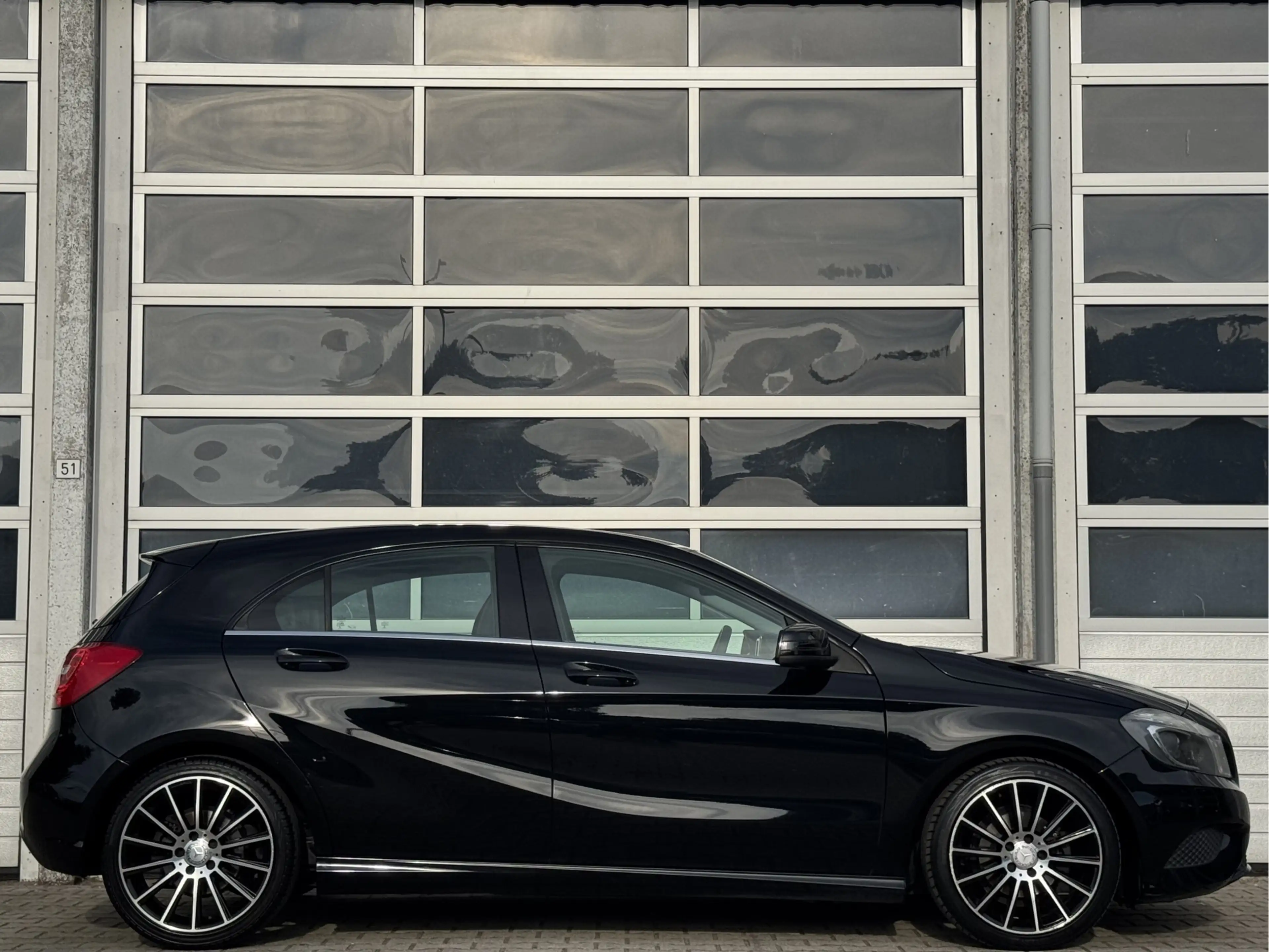 Mercedes-Benz A 180 | NL-AUTO! | NAVI | SPORTSTOELEN! — photo 7