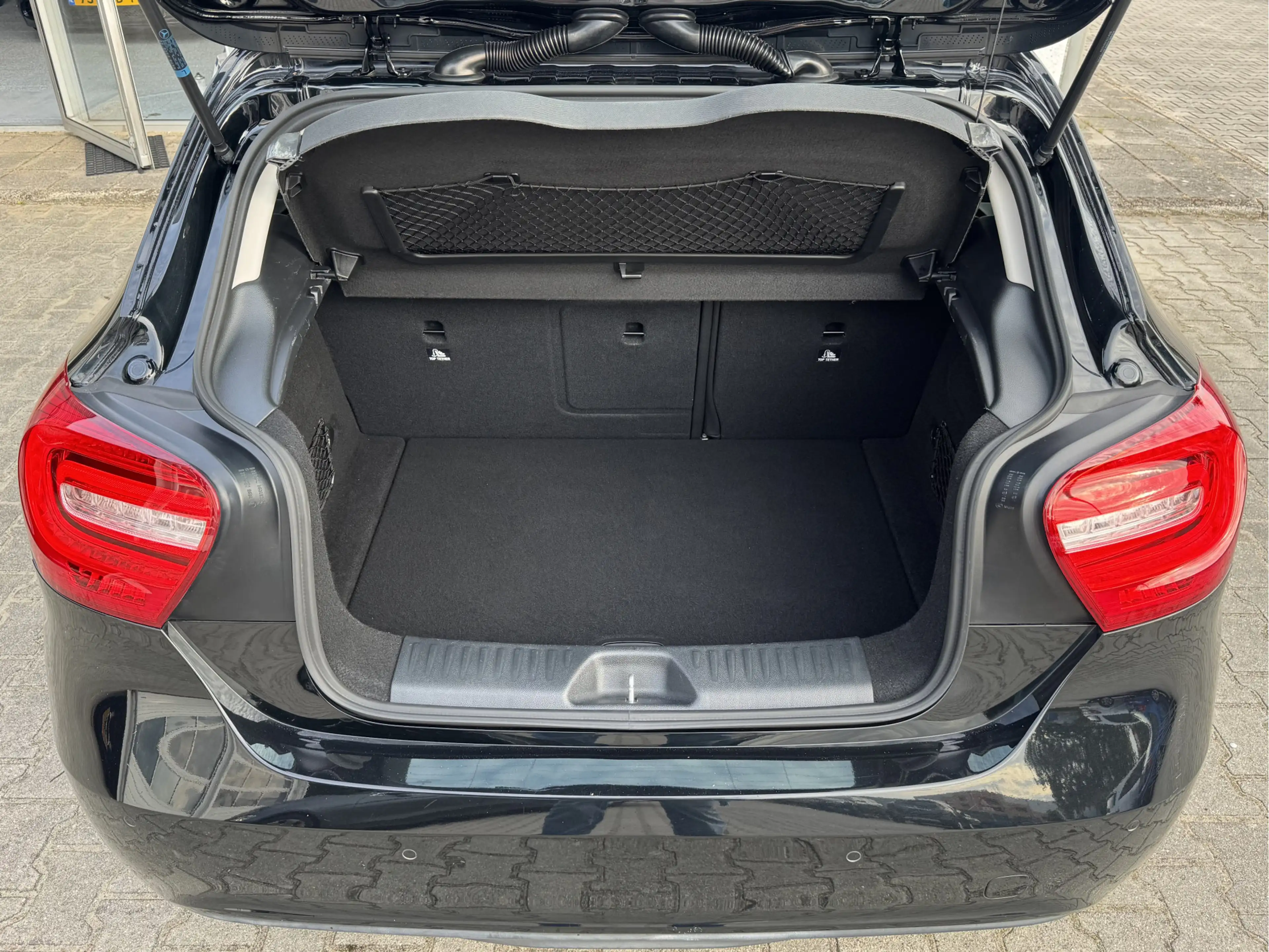 Mercedes-Benz A 180 | NL-AUTO! | NAVI | SPORTSTOELEN! — photo 28