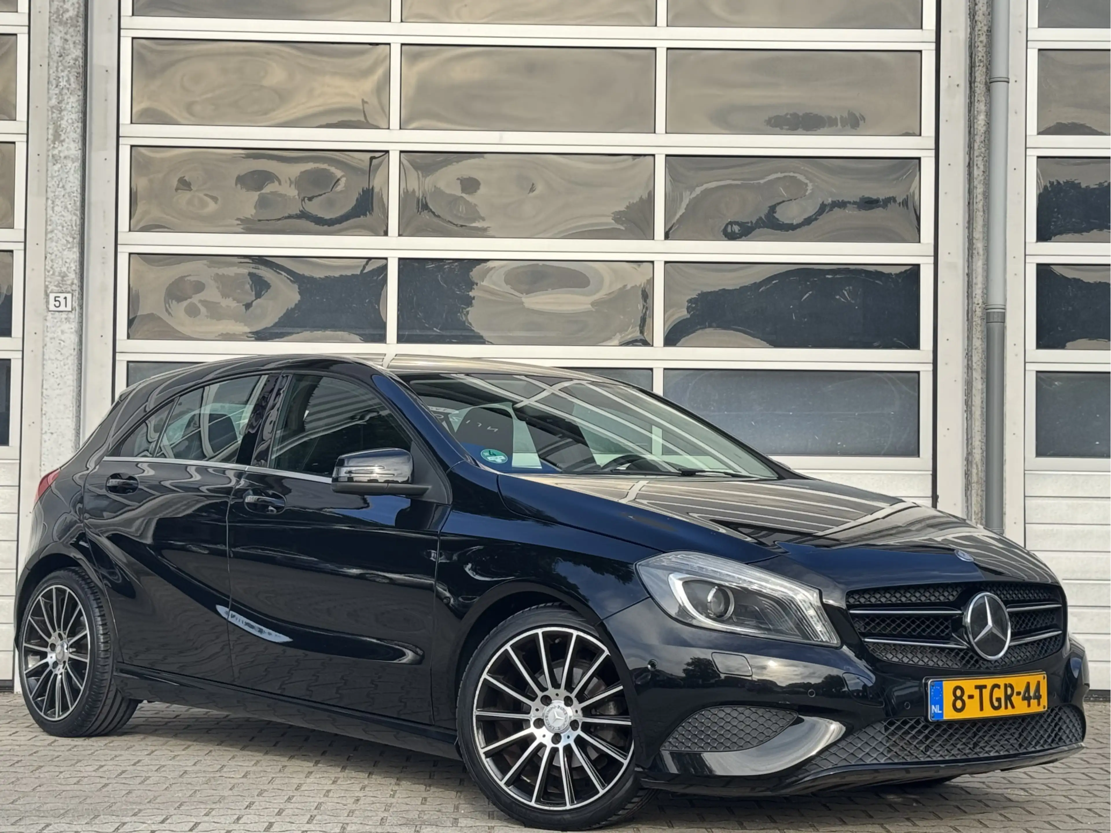 Mercedes-Benz A 180 | NL-AUTO! | NAVI | SPORTSTOELEN! — photo 4