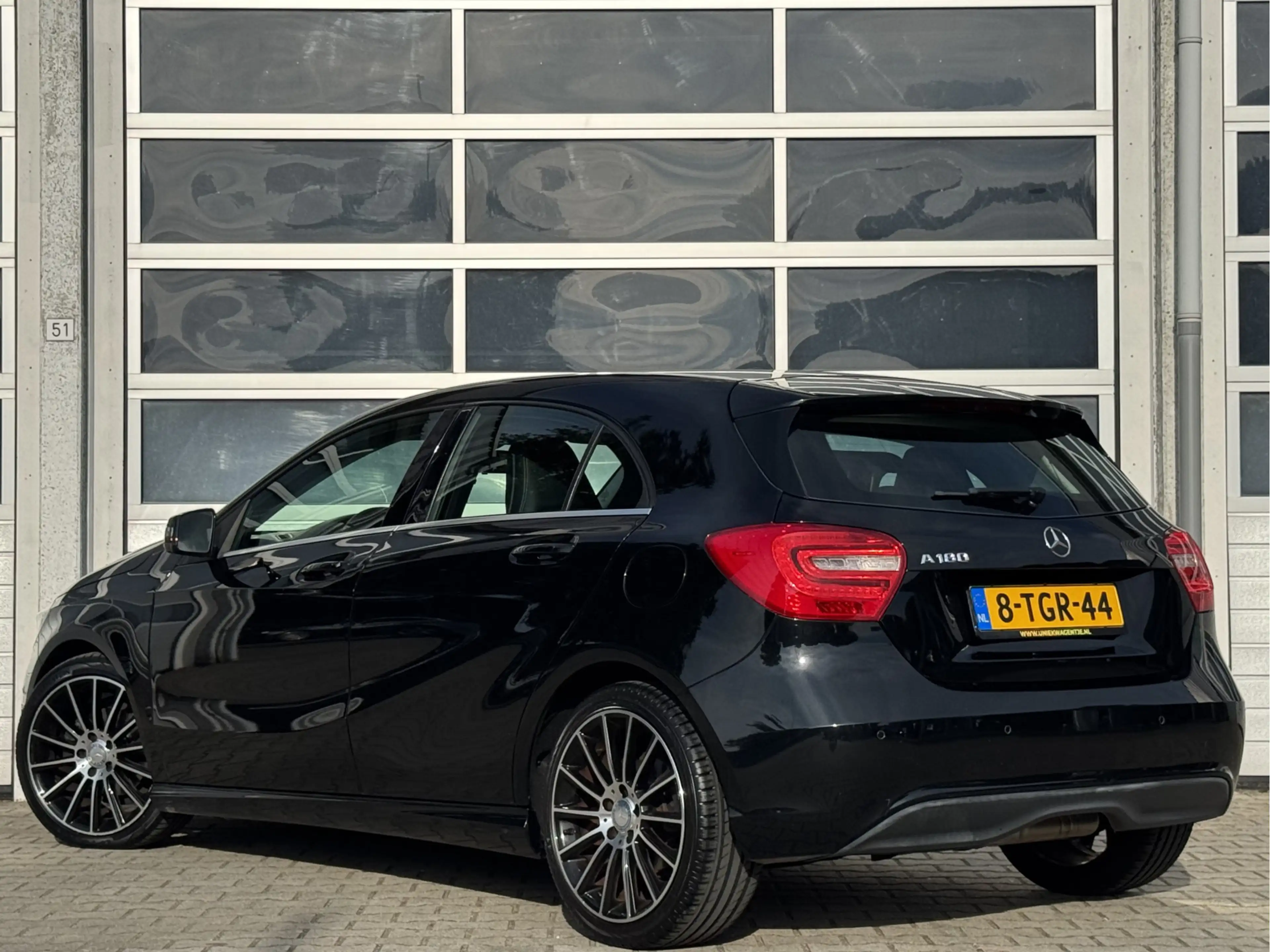 Mercedes-Benz A 180 | NL-AUTO! | NAVI | SPORTSTOELEN! — photo 5