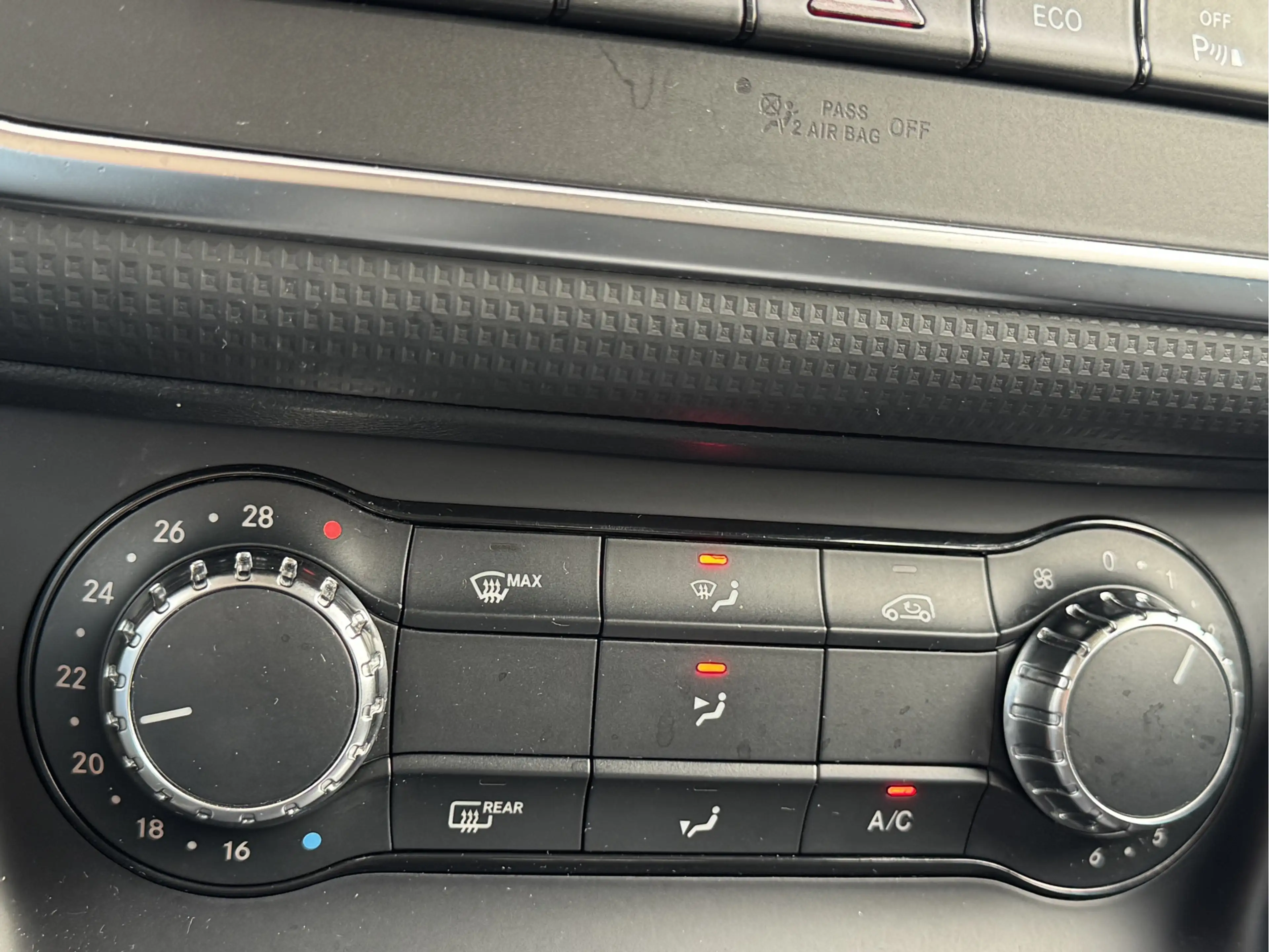 Mercedes-Benz A 180 | NL-AUTO! | NAVI | SPORTSTOELEN! — photo 16