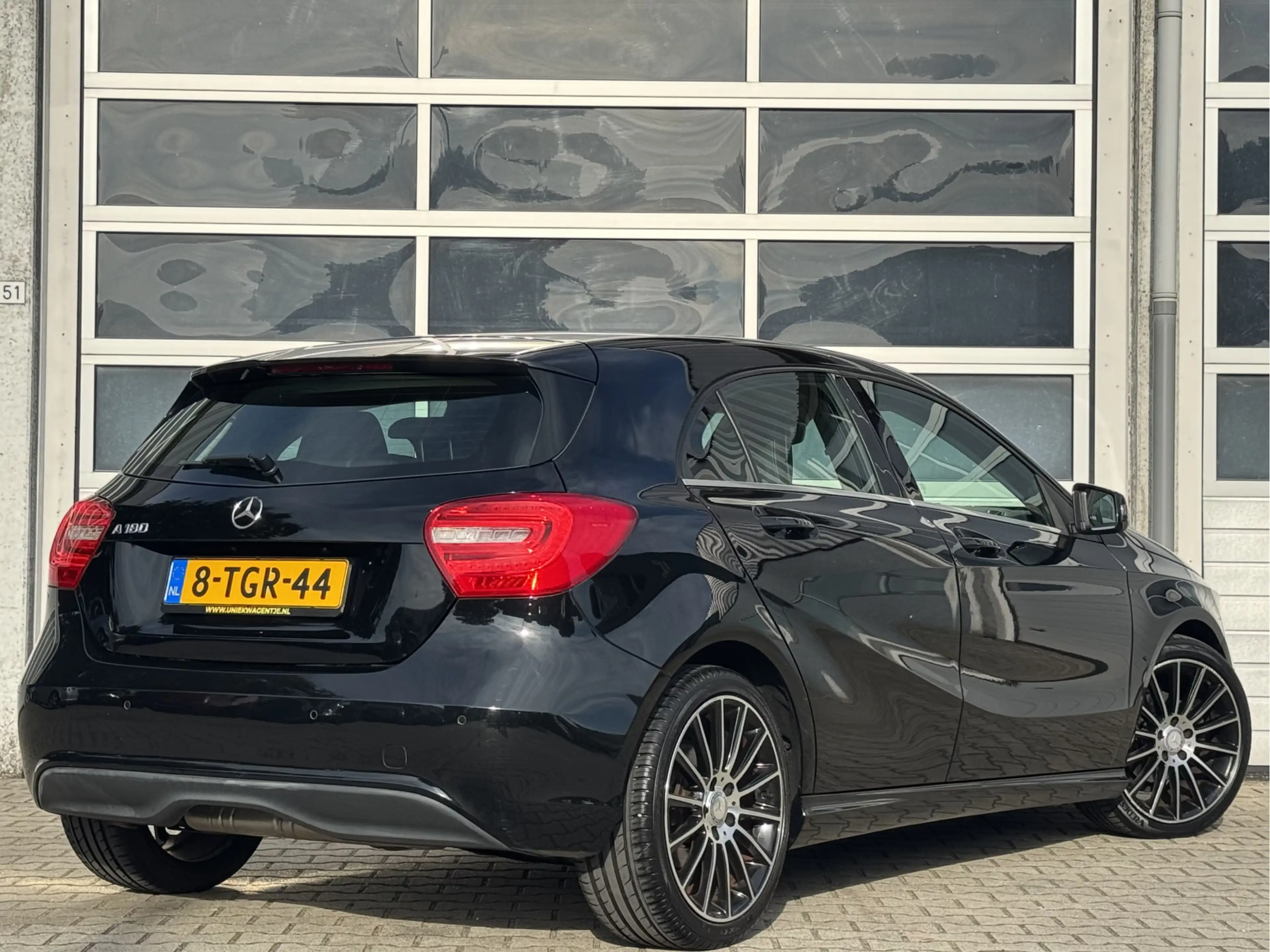 Mercedes-Benz A 180 | NL-AUTO! | NAVI | SPORTSTOELEN! — photo 8
