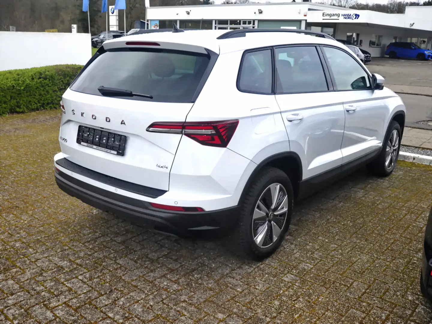 Skoda Karoq 2.0 TDI Ambition AHK Navi ACC PDC Matrix Bianco - 2