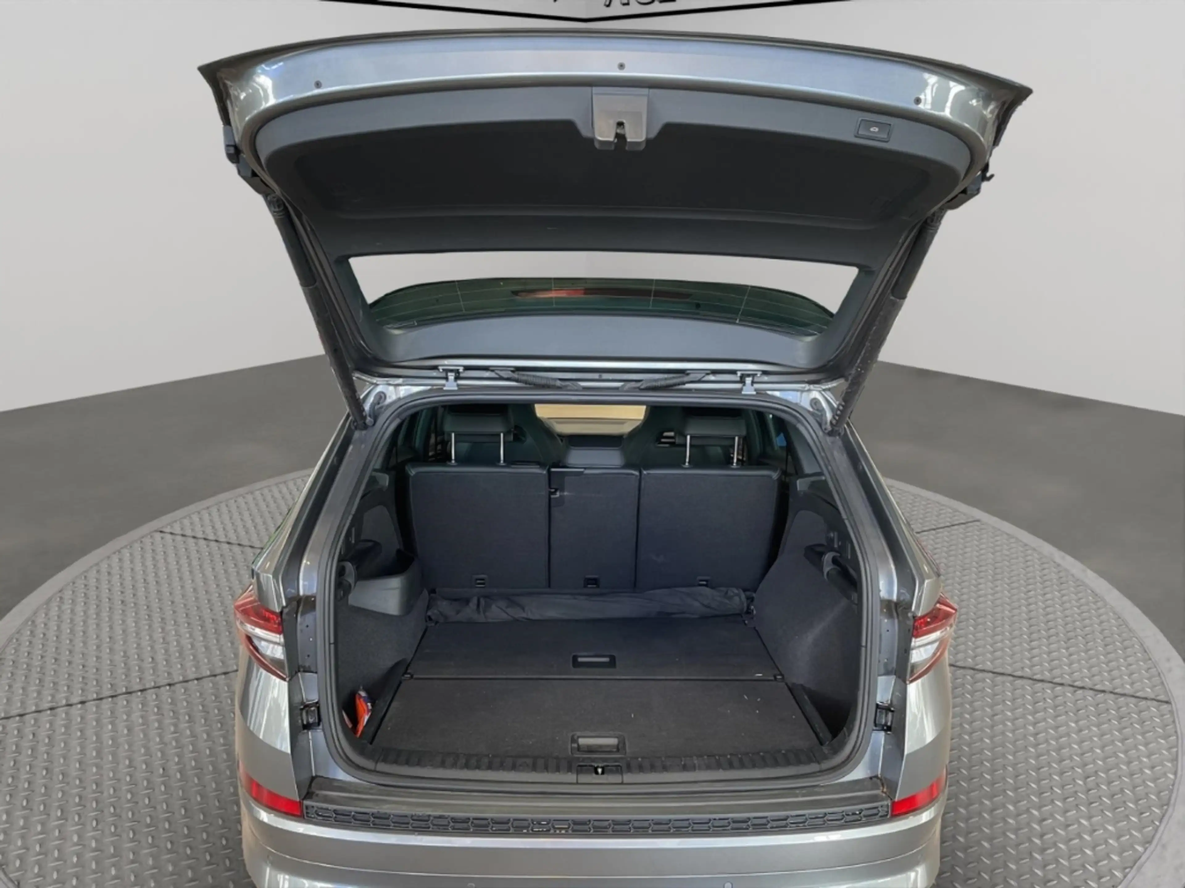 Skoda Kodiaq Sportline 4x4 Kamera Navi elek.Heckklappe — photo 15