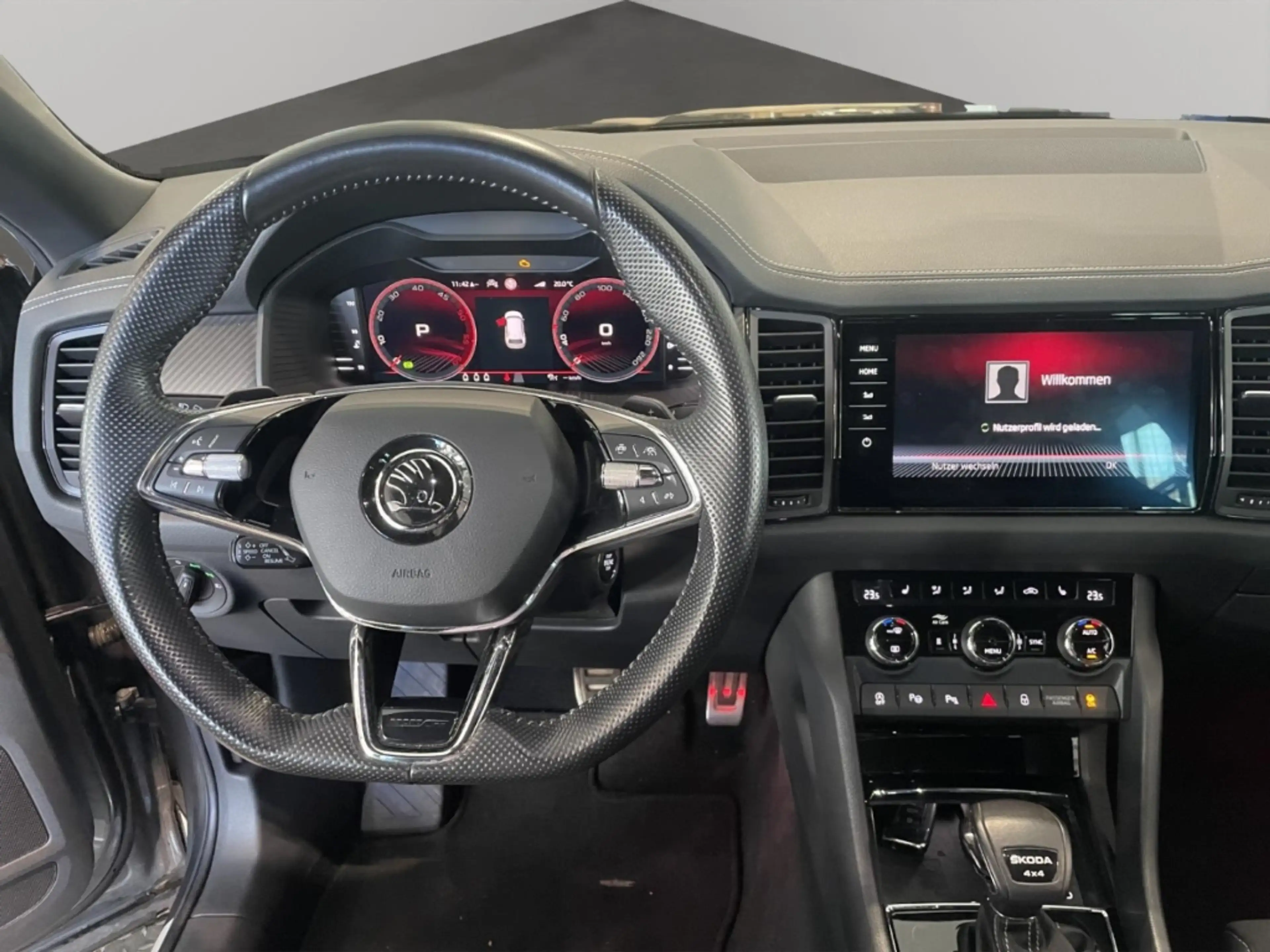 Skoda Kodiaq Sportline 4x4 Kamera Navi elek.Heckklappe — photo 12