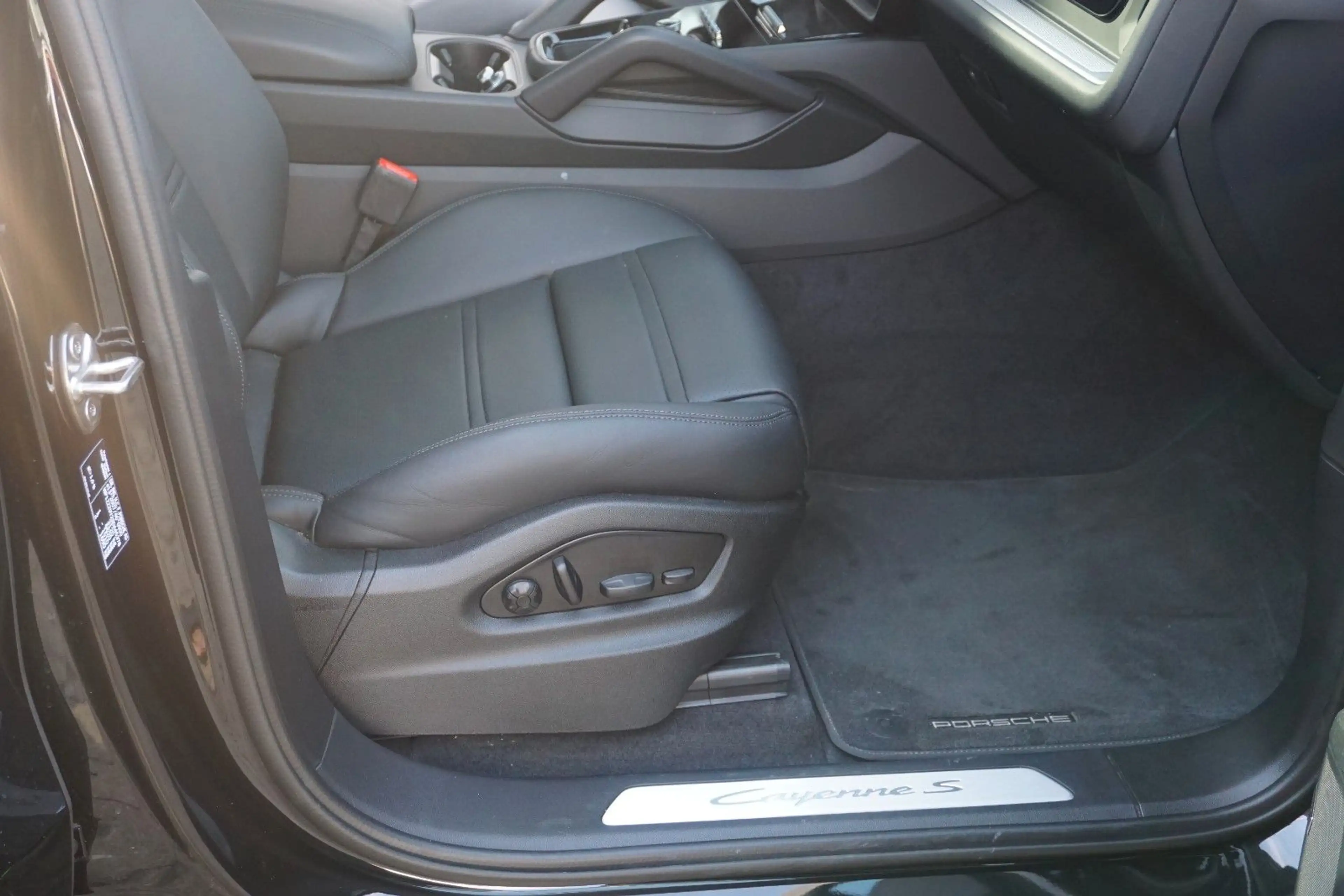 Porsche Cayenne Coupe SE-Hybrid*HAL*BOSE*HeadUp*14Wege* — photo 14