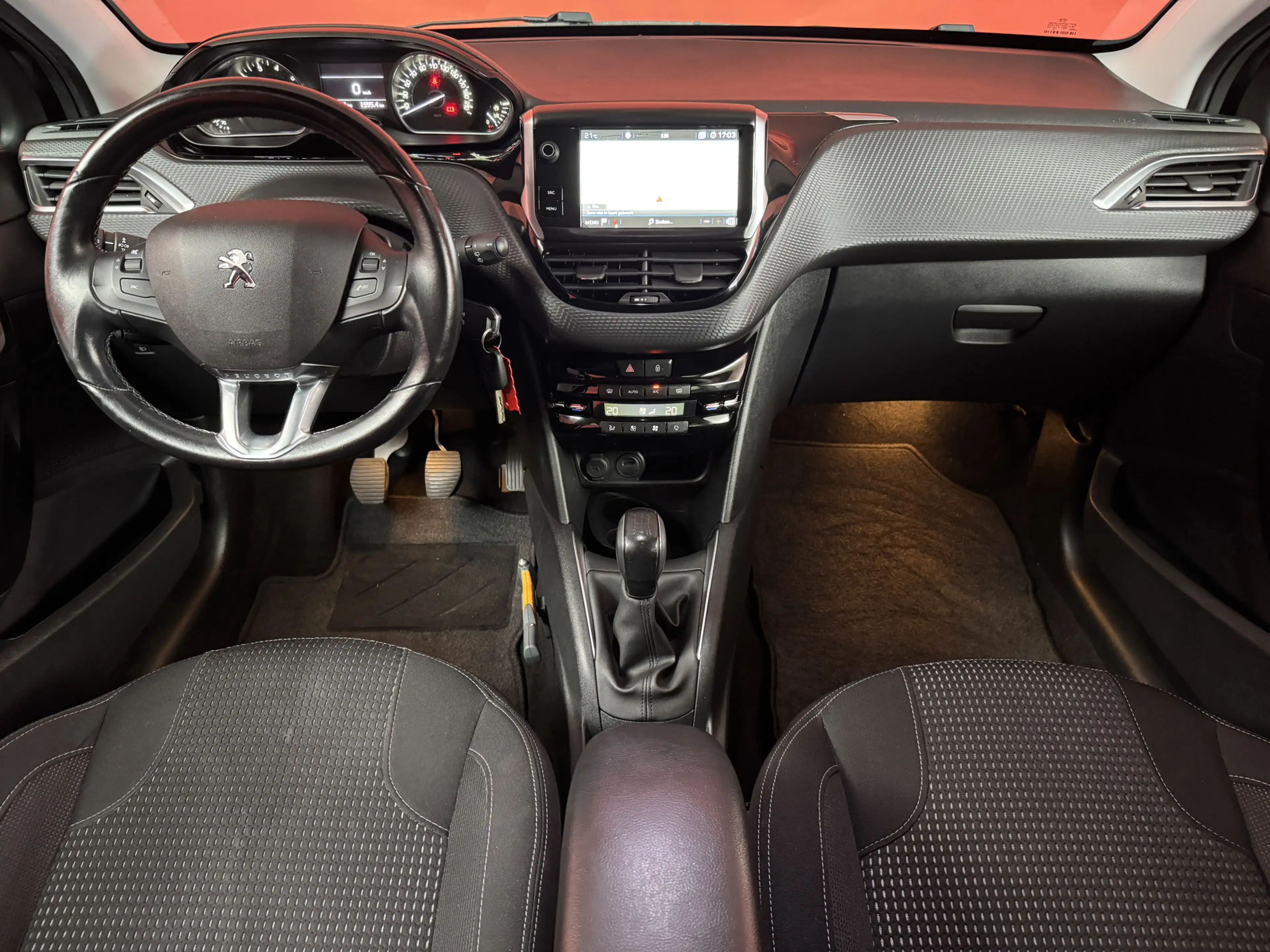 Peugeot 208 1.2 PureTech Blue Lease Allure | Nieuw Binnen! | C — photo 13