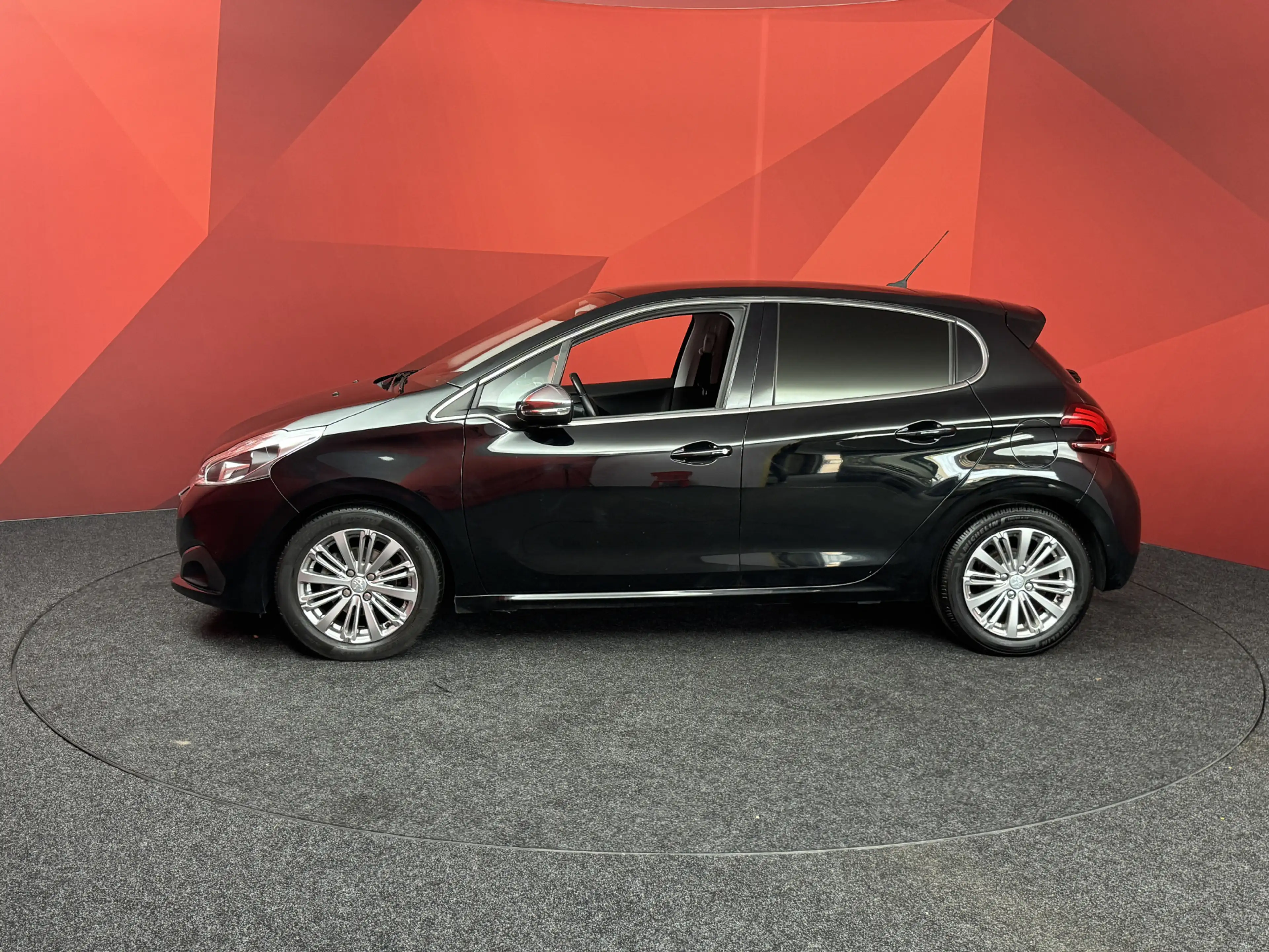 Peugeot 208 1.2 PureTech Blue Lease Allure | Nieuw Binnen! | C — photo 7