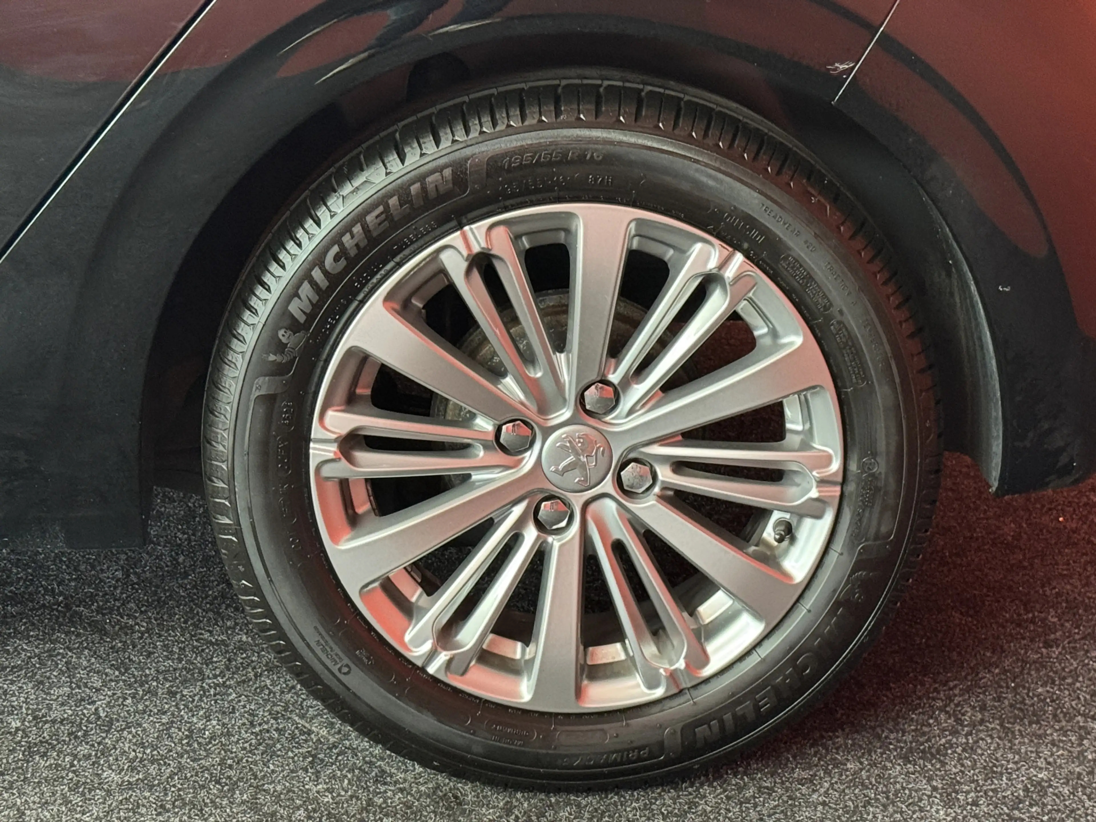 Peugeot 208 1.2 PureTech Blue Lease Allure | Nieuw Binnen! | C — photo 9