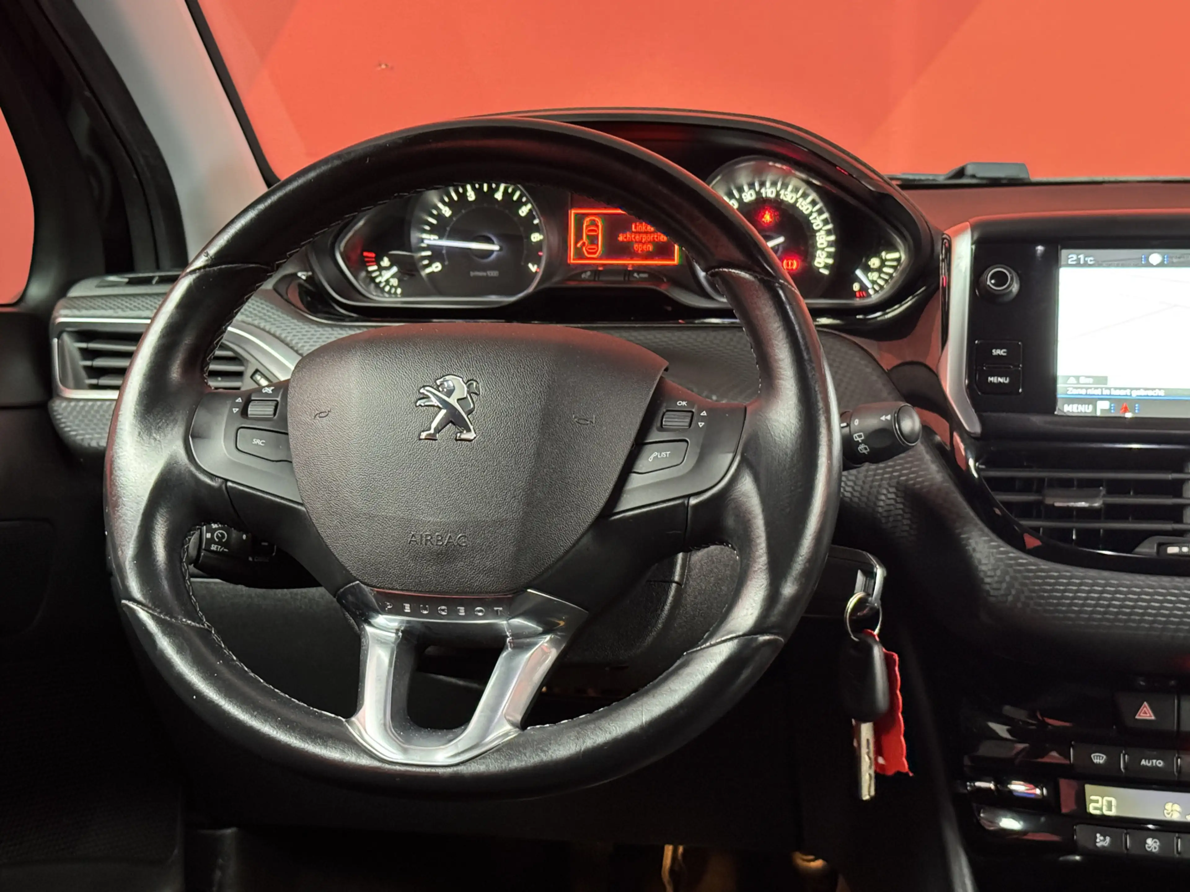 Peugeot 208 1.2 PureTech Blue Lease Allure | Nieuw Binnen! | C — photo 10