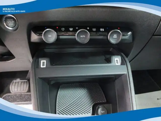 Citroen C4 view 7