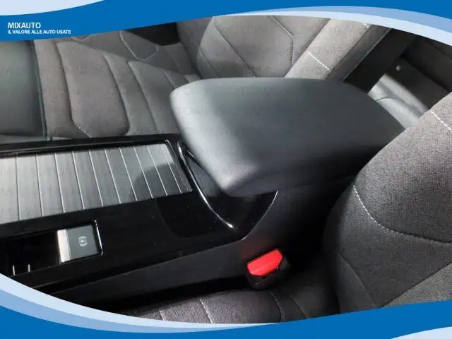 Citroen C4 view 9