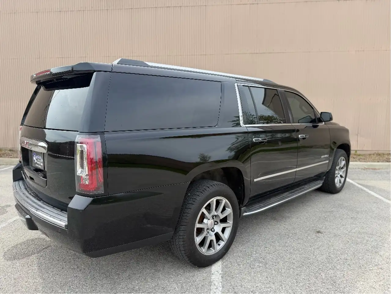 GMC Yukon снимка GMC Yukon