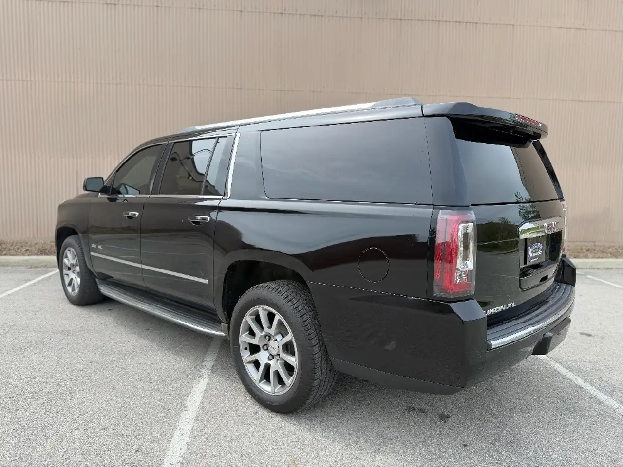 GMC Yukon снимка GMC Yukon