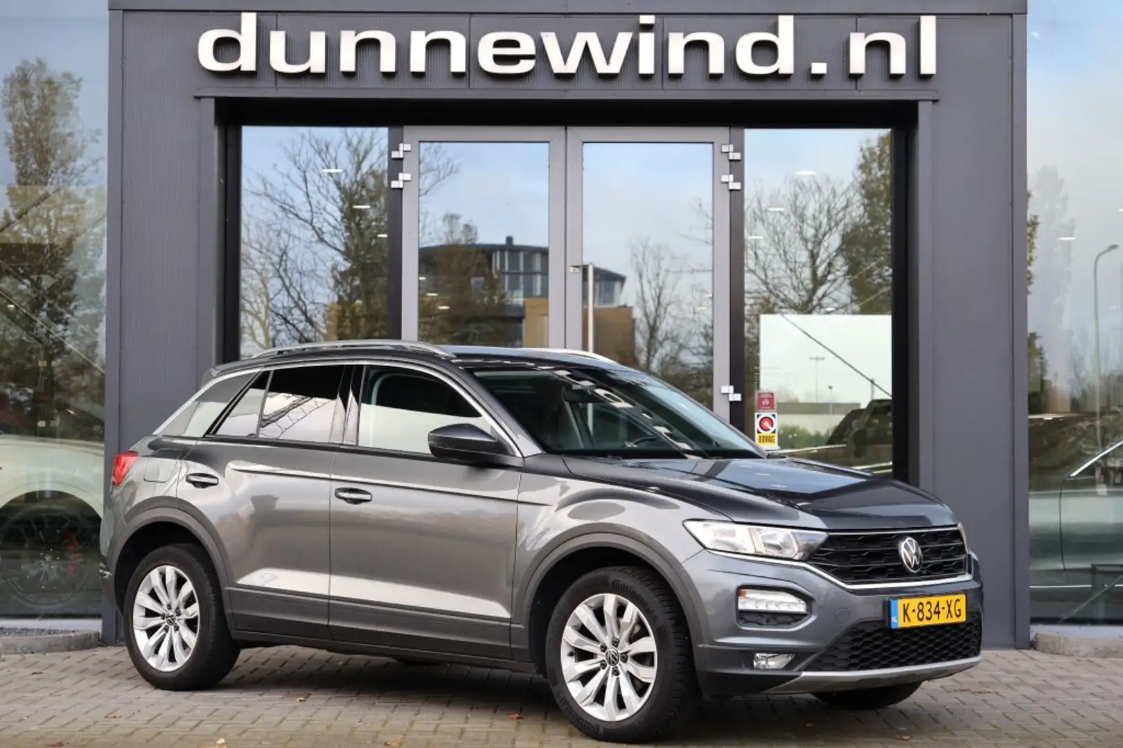 Volkswagen T-Roc 1.0 TSI *CAMERA*TREKHAAK*CARPLAY*NAVIGATIE*LED Grau - 1