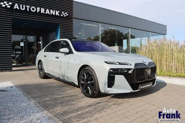 BMW i7 60 / 4x4 / M-SPORT-PRO / DRIV & PARK PRO / TREKHK