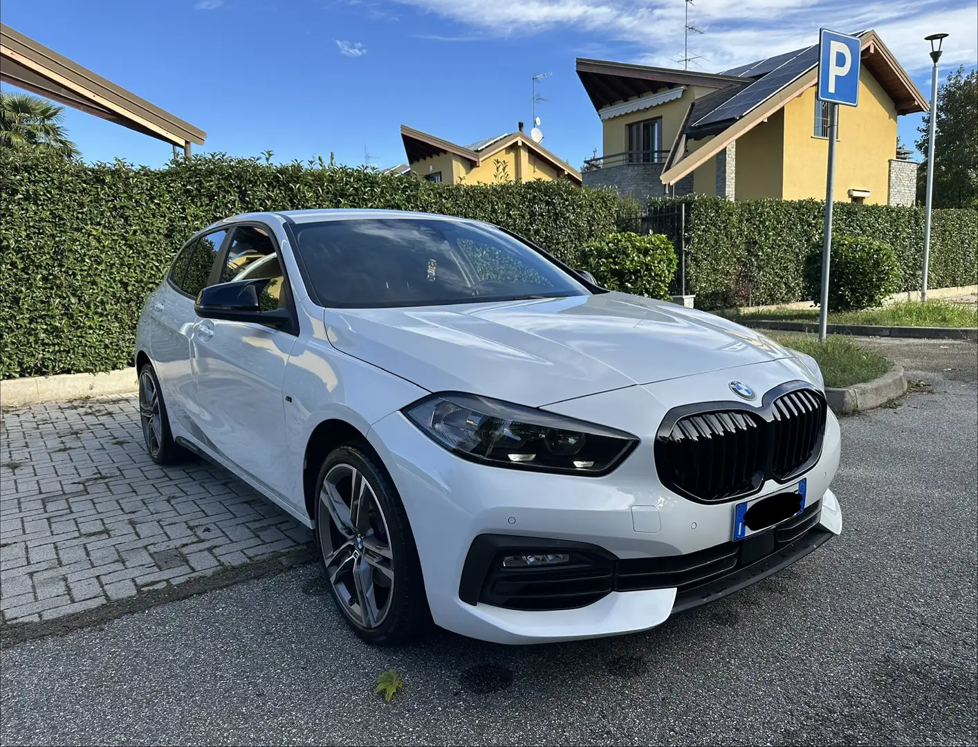 BMW 116d Msport Exterior auto