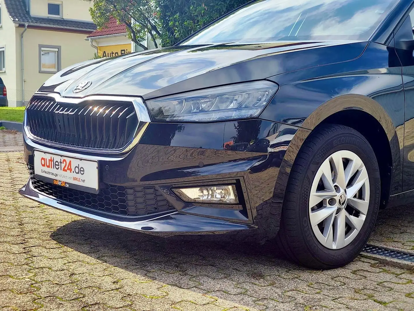 Skoda Fabia Fabia Style 95PS AHK PDC v+h Kamera Tempomat SHZ Schwarz - 2