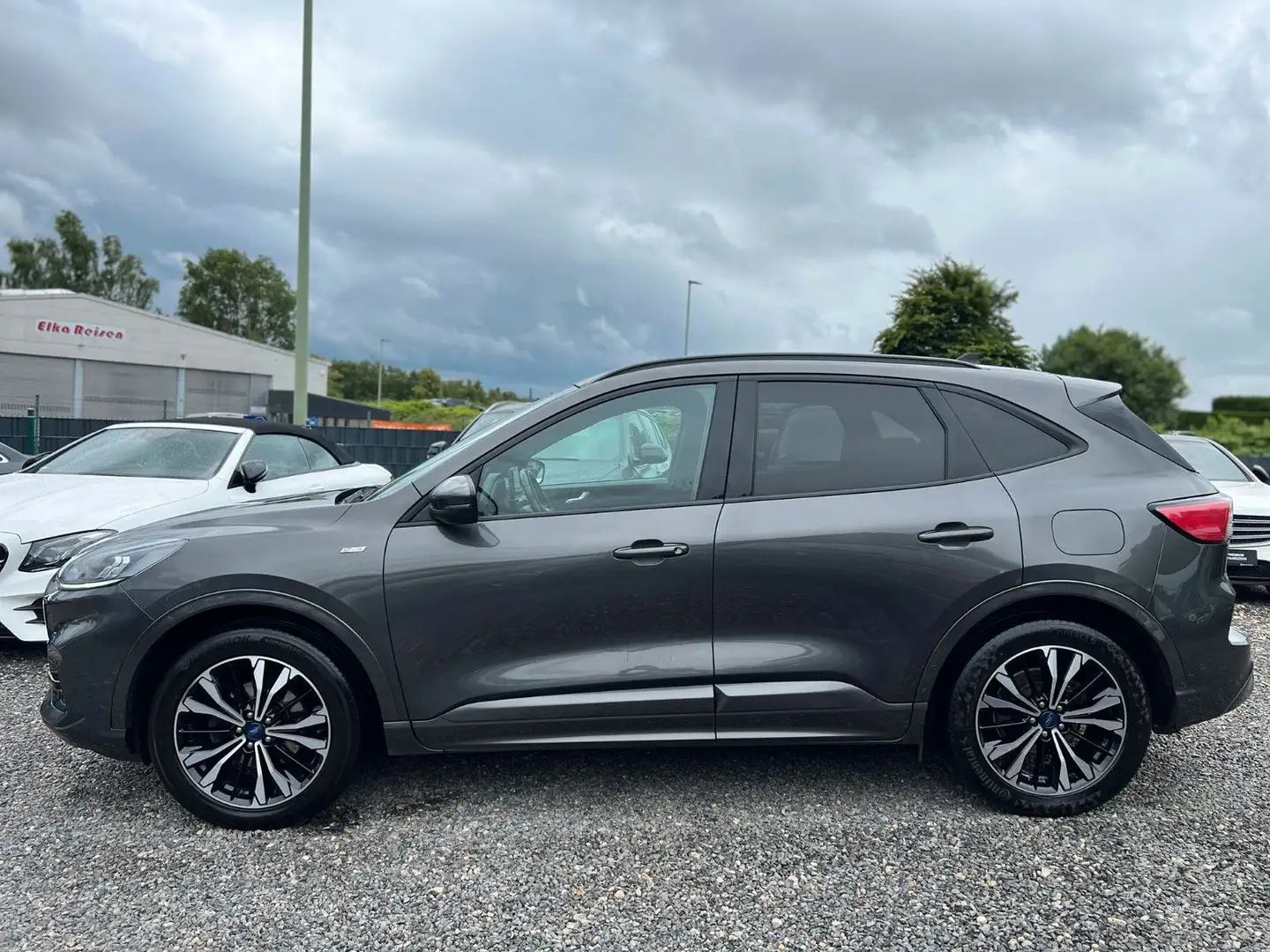Ford Kuga KUGA ST LINE AWD-KAMERA-LED-AHK-ACC Grijs - 2