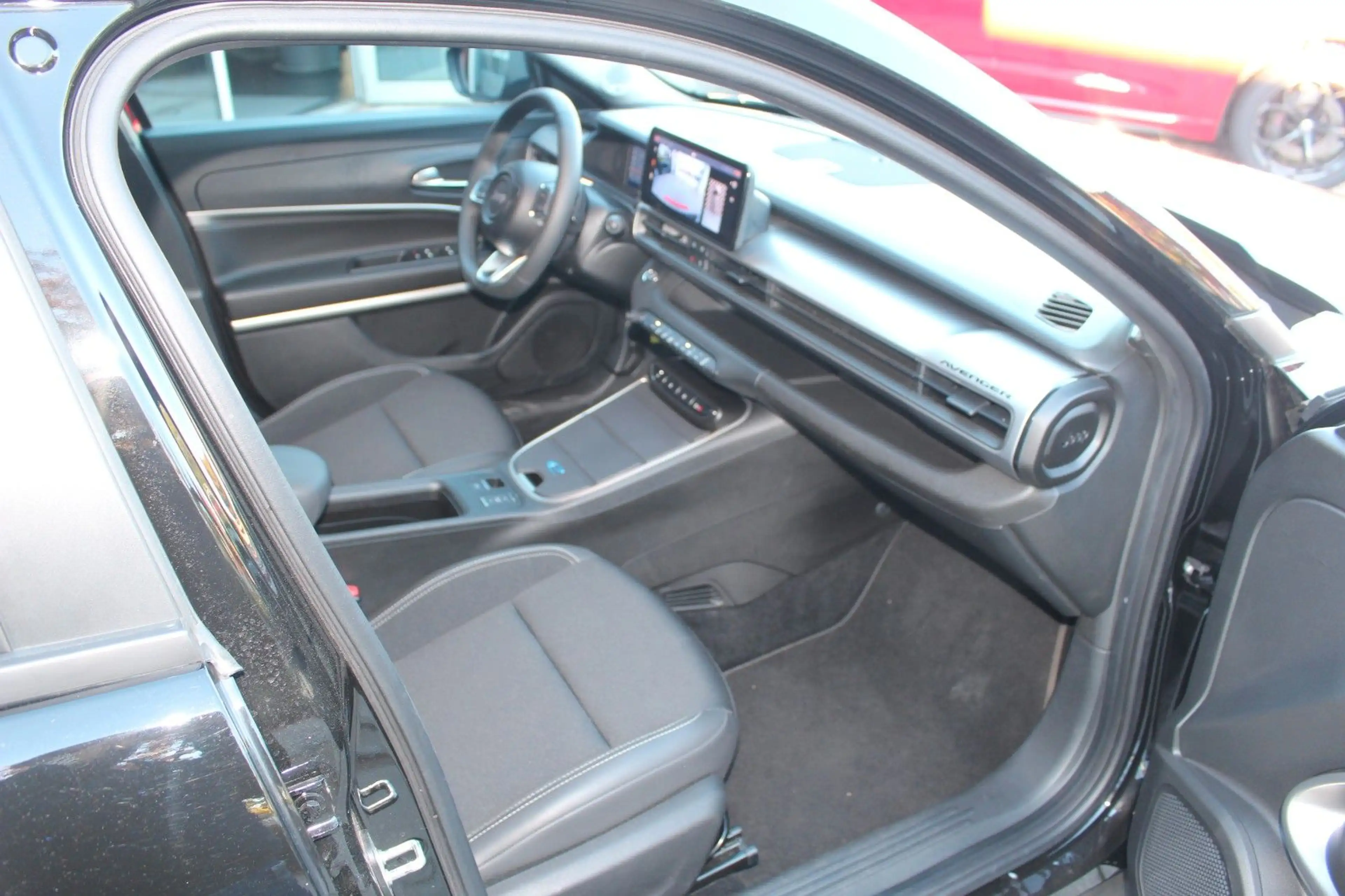 Jeep Avenger Altitude Mild-Hybrid — photo 8