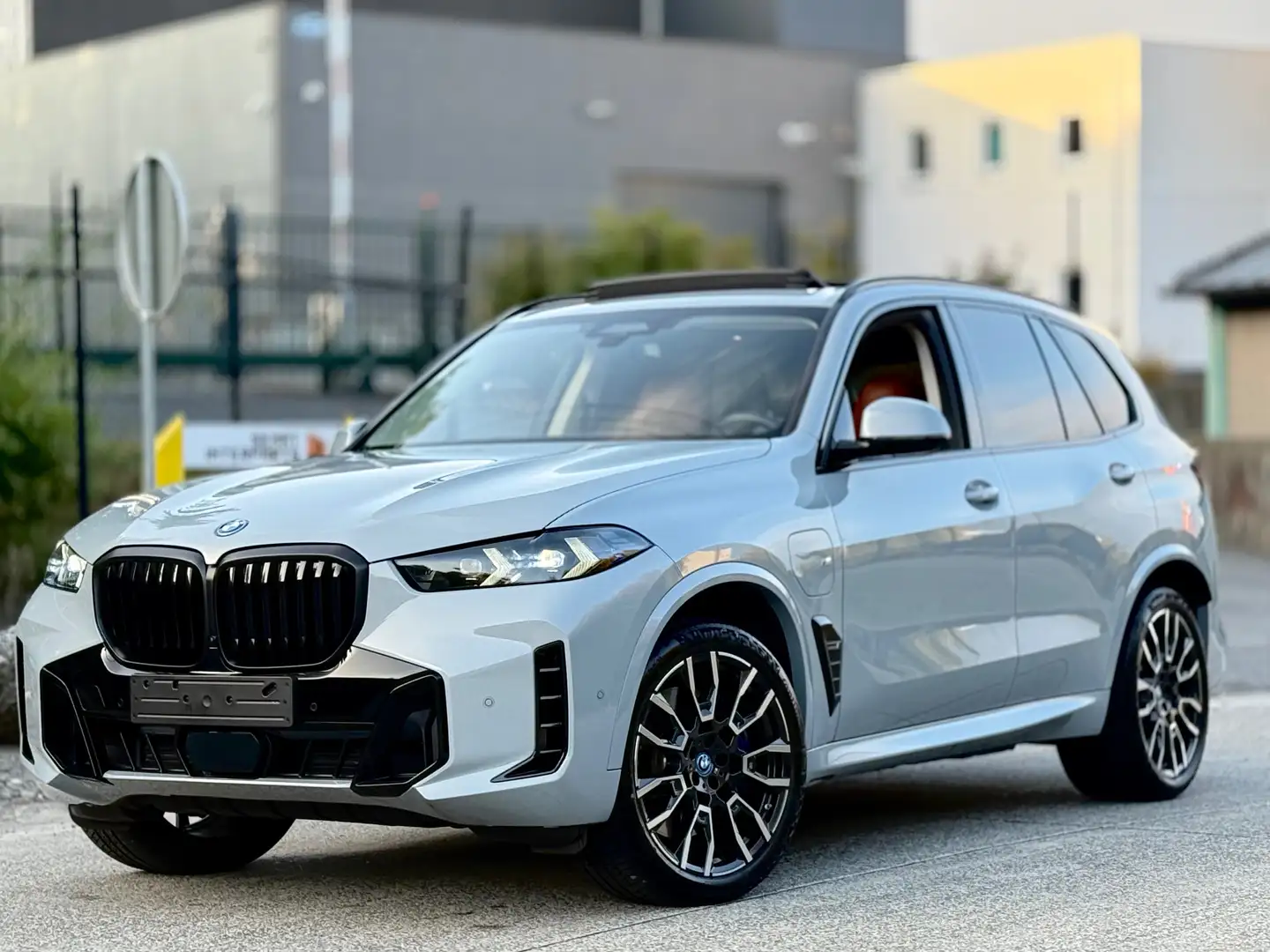 BMW X5 50e xDrive M-Pack / B&W / Sky Loung / MEGA FULL Gris - 1