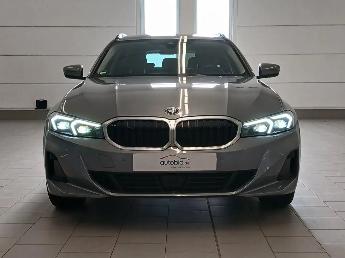 BMW 320 d xDrive Tour. AHK ACC HiFi Kamera NP:71.000€ Gris - 2