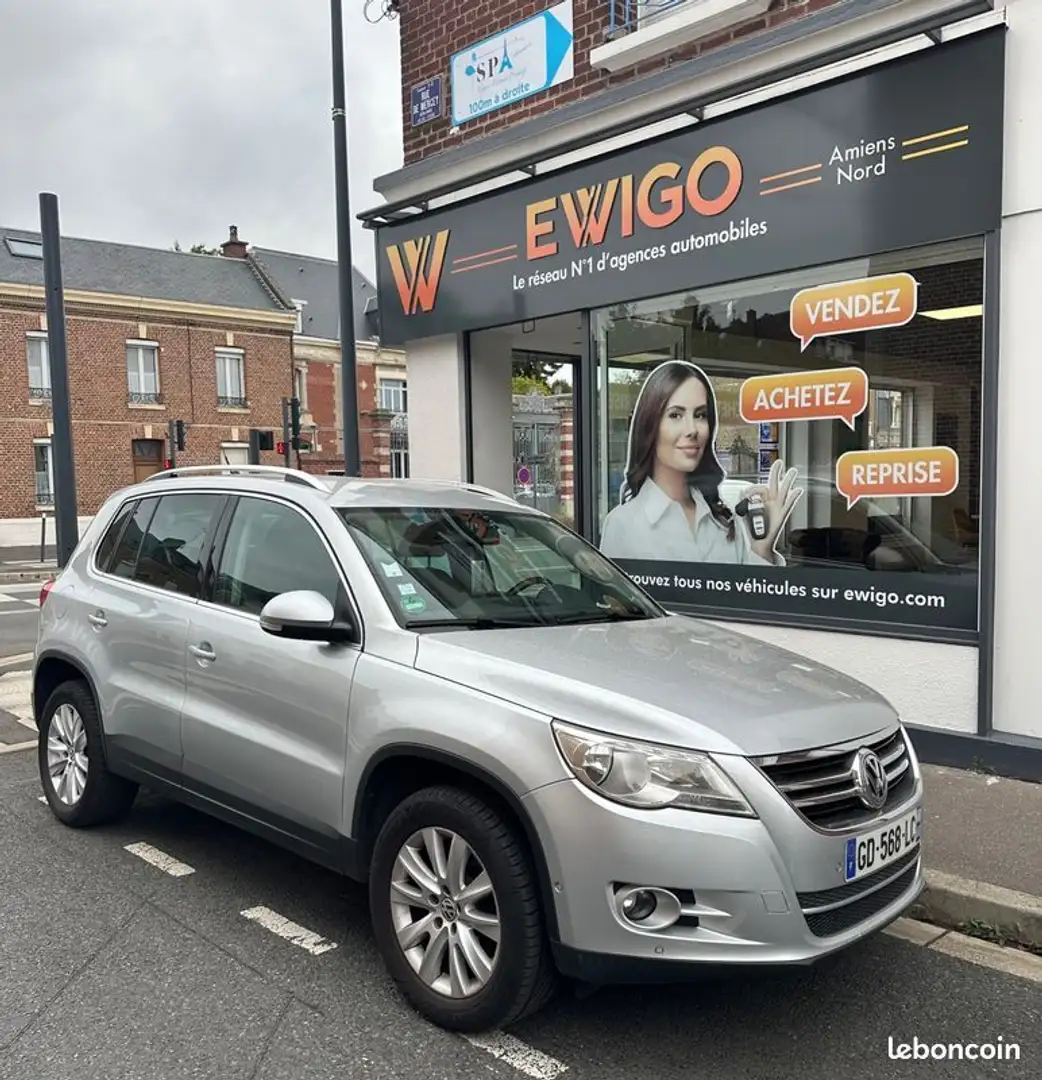 Volkswagen Tiguan 1.4 tsi 150 confort line Gris - 1