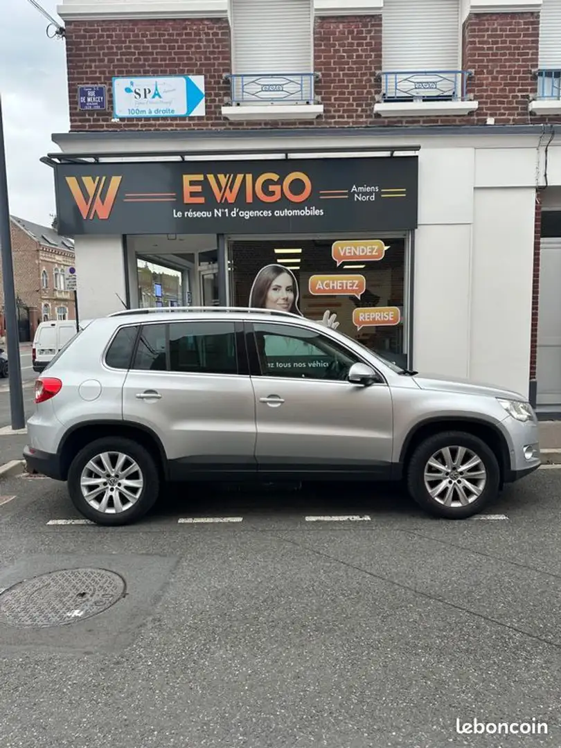 Volkswagen Tiguan 1.4 tsi 150 confort line Gris - 2