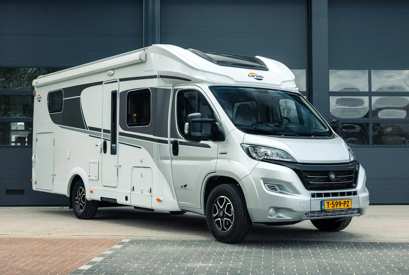 Carado T448 Edition 15 160pk Automaat Grijs - 1