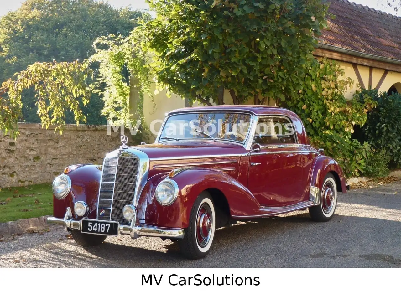 Mercedes-Benz 220