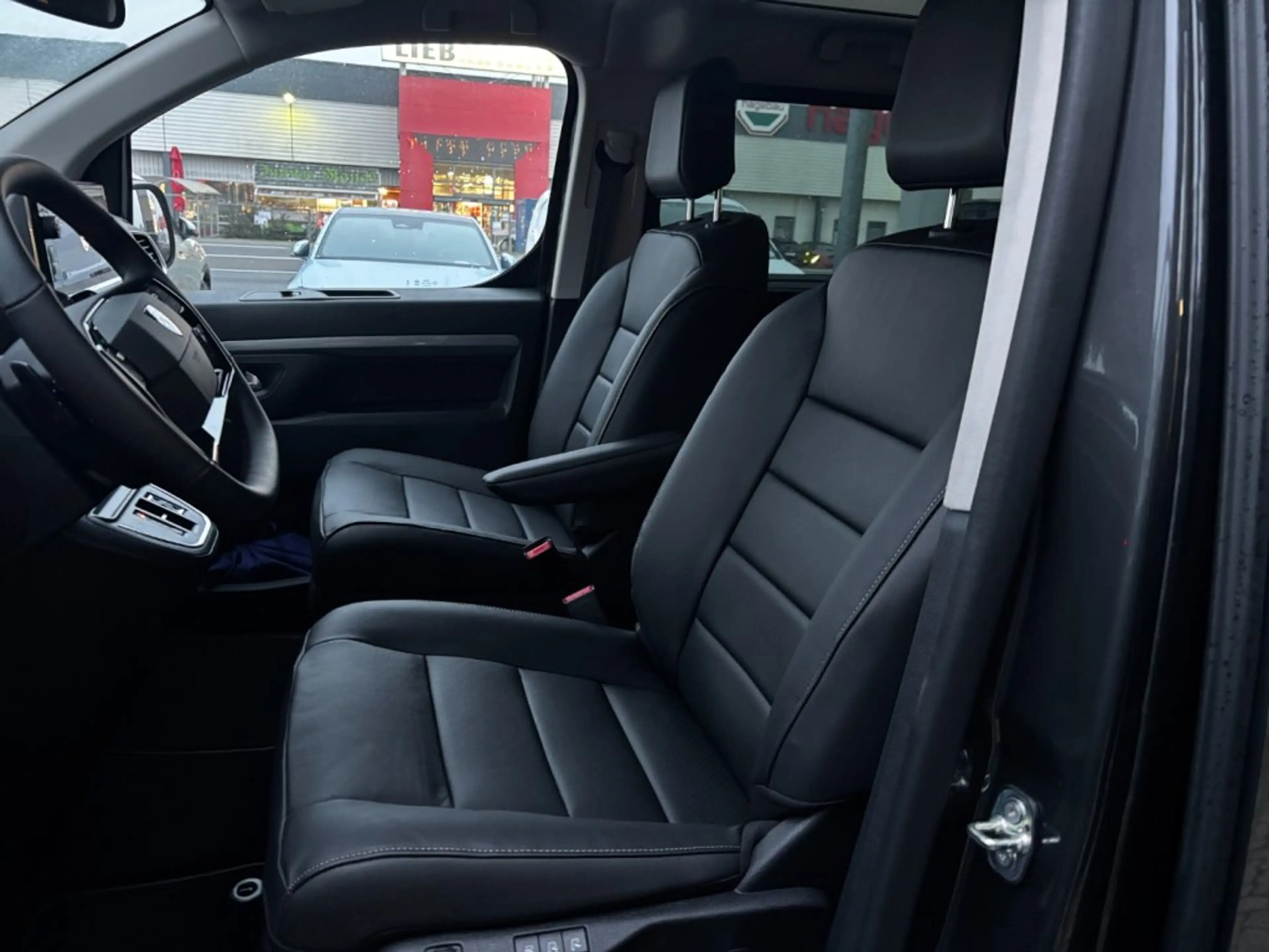 Peugeot Traveller Premium L3 BHDi 180 EAT8 — photo 13