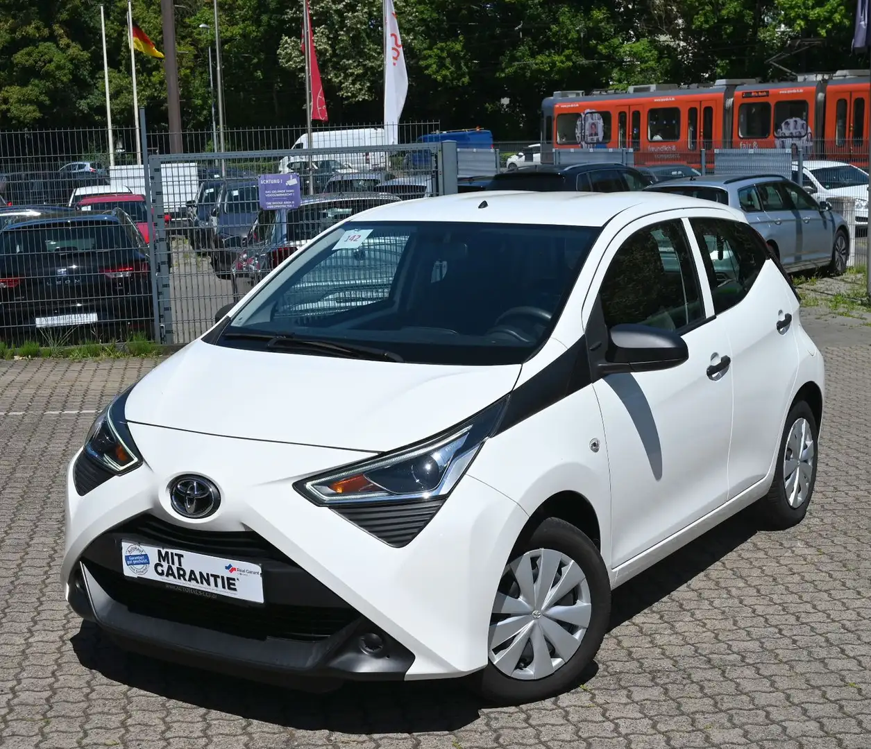 Toyota Aygo AYGO 1.0 X Klima 1.Hand erst16tkm Weiß - 2