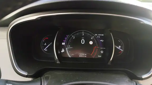 Renault Talisman view 12