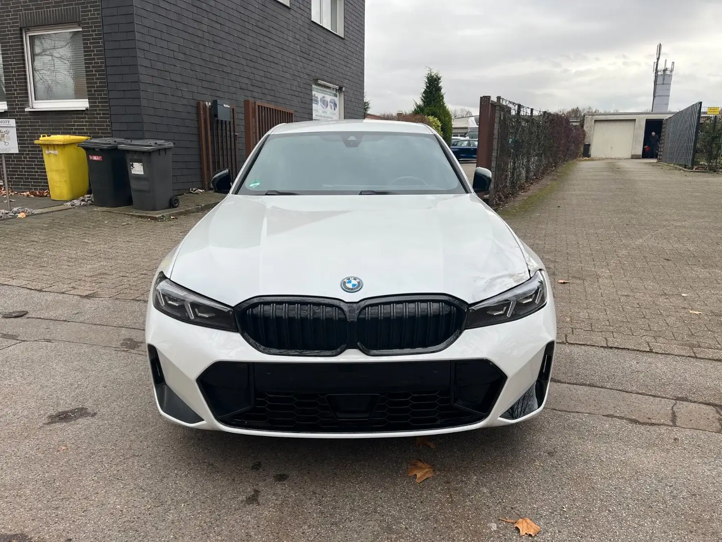 BMW 320 e M Sport WIDESCREEN KAMERA LED Weiß - 2