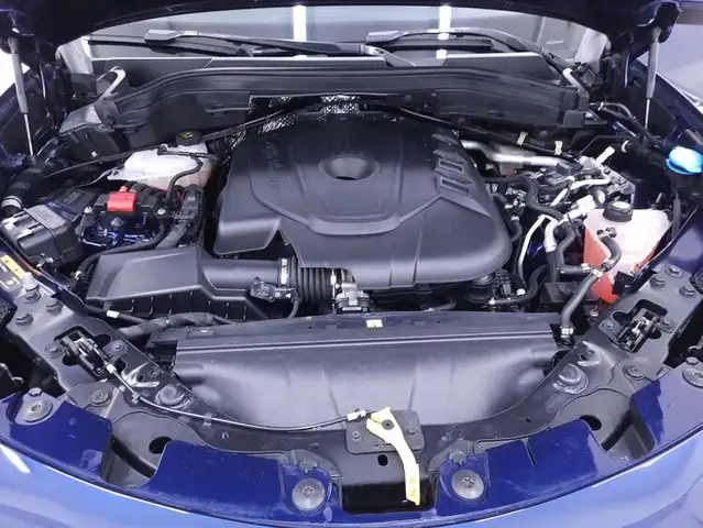 Alfa Romeo Stelvio view 13