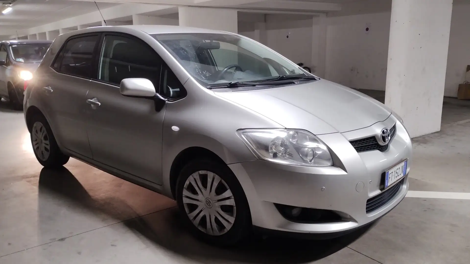 Toyota Auris 5p 1.6 dual Sol - 2